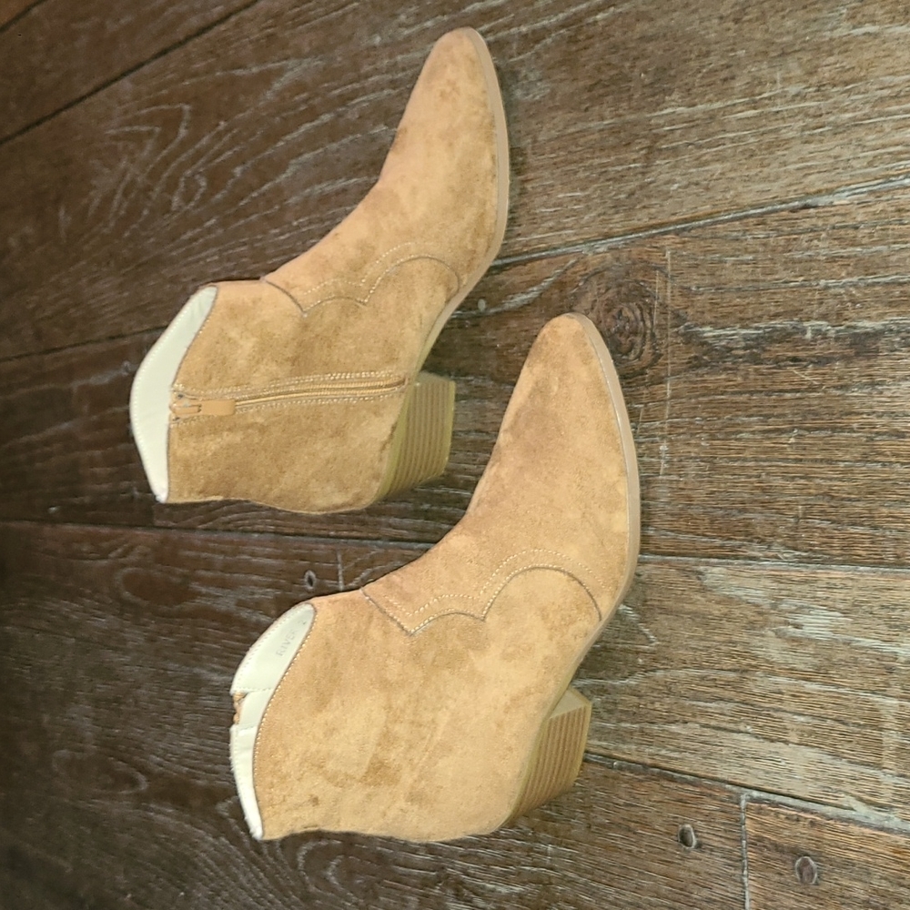 Boohoo Rivera 2 Light Brown Suede Booties